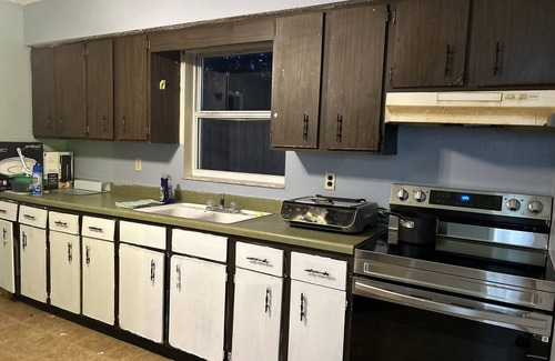 Pinellas Park Apartment | Vera Cottage 10 minutes from St Pete Downtown & Pier 2 bedrooms- 2 king 2 twin