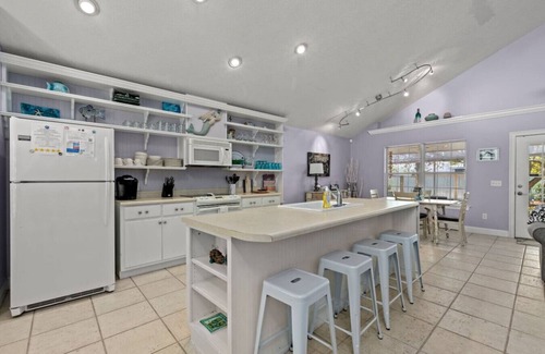 Riviera Beach House | Vera's Belle Sirene: PETS OK