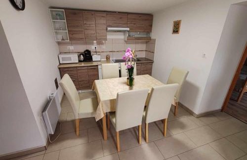 Kiskunhalas Apartment | Veranda Apartman