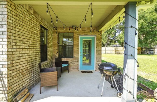 Wright House | Verb | Arcades, Grill, Gym, Piano, Pong, & Beach!
