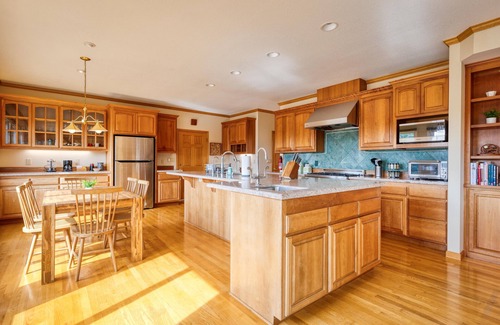 Petaluma House | Verde Leaf - Country Home on a Vineyard