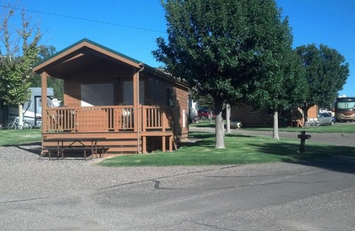 Cherry Resort | Verde Valley Deck Cottage 7