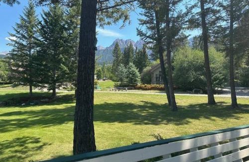 East Kootenay House | Verde Vista - Steam Shower - Theatre - Ping-Pong