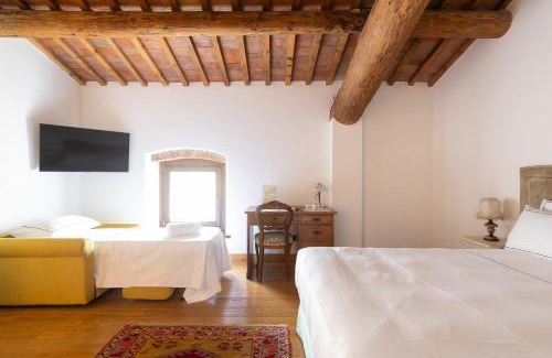 Lione Apartment | VerdeOlivo 1876 - Apartments & Pool