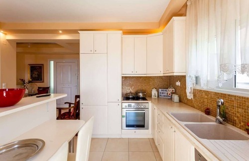 Diasella House | Verga Majestic Sunsets - Elegant & Chic Retreat