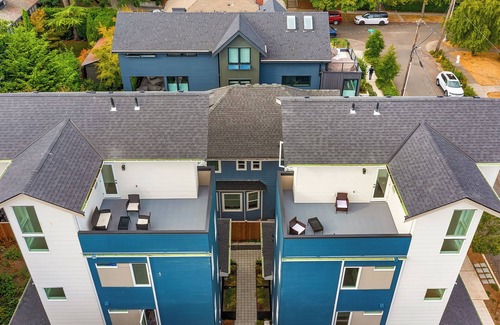 Capitol Hill Apartment | Vermithor's Bronze Ember Sweet Suite