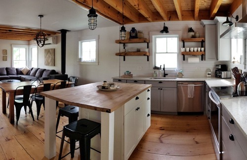 Wallingford House | Vermont Lakefront Getaway “The Wild Loon” Waterfront Home with phenomenal Views!