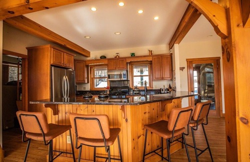Waitsfield House | Vermont Post & Beam w/Hot Tub & Stunning Views