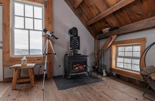 Brookfield House | Vermont Retreat 3BR with Mountain Views and Trails