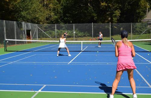 Wilmington House | Vermont Retreat with private pool and tennis court