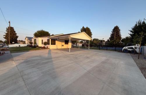 Vernal House | Vernal Sport-Court Base Camp