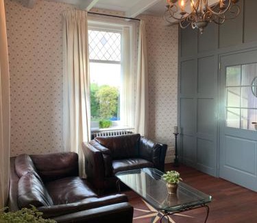 Groot-Ammers House | Vernieuwd luxe voorhuis - naast de molens