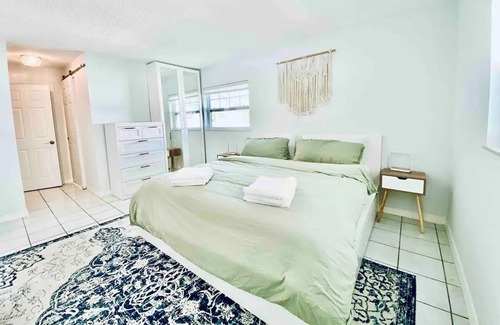 Florida Ridge House | Vero Beach.Highland House A Private Spacious 4 bedroom Home with Pool