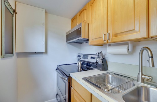 Rock Ridge Apartment | Vero Beach Studio w/Shared Patio ~ 3 Mi to Beach!
