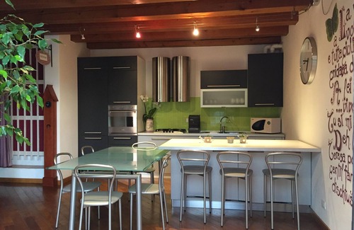 Borgo Milano Apartment | Verona, house with porch and garden, in a single house, internal parking