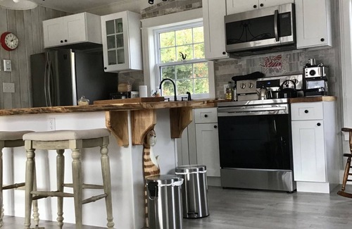 Cape Breton Island Cottage | Veronica’s Place - Brand new, roomy cottage on the Bras D'Or Lakes
