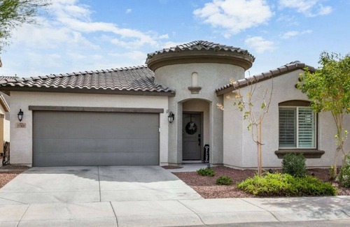 Buckeye House | Verrado Views Retreat - Sleeps 12 + Pool