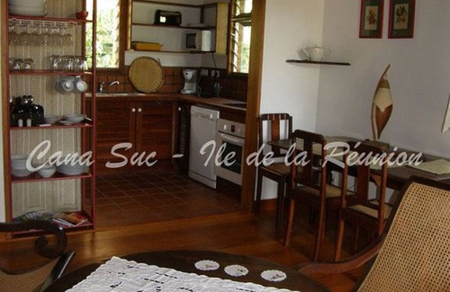 Sainte-Rose Cottage | VERT NATTE Cottage with Creole Garden in Sainte-Rose