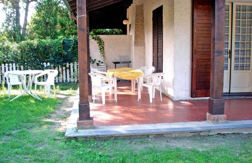 Lido delle Nazioni House | Vertical corner villa with 3 bedrooms and two bathrooms, large corner garden