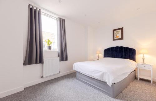 Canbury Apartment | Vertigo Boutique Sleeps 4 London