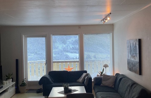 Sykkylven House | Vertikaldelt bolig i hjertet av Sunnmørsalpene