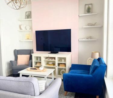 Bournemouth City Centre Apartment | Verulam Palms - Private Garden & Parking