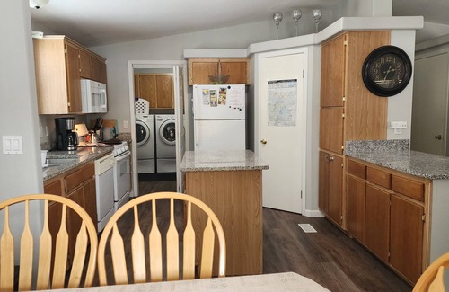 Last Chance House | Very ample & cozy rental in beautiful Island Park! Fisherman & family friendly!