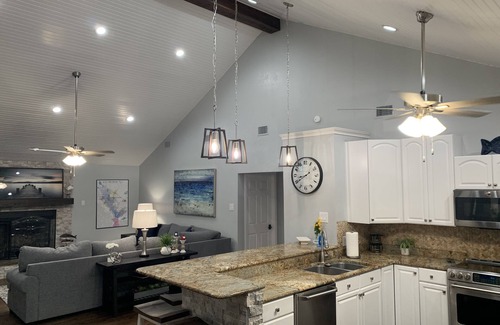 Leisure Land House | Very Best Sunset! Deep Water! 149ft waterfront-4BR/Sleeps 14, New Remodel