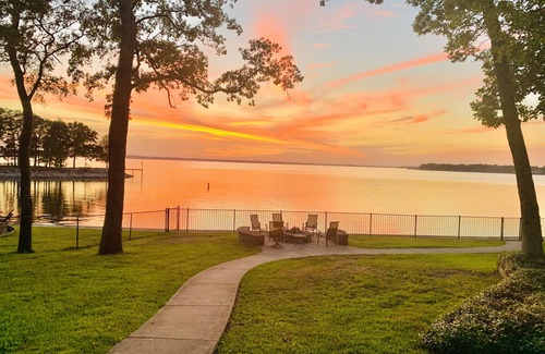 Leisure Land House | Very Best Sunset! Deep Water! 149ft waterfront-4BR/Sleeps 14, New Remodel