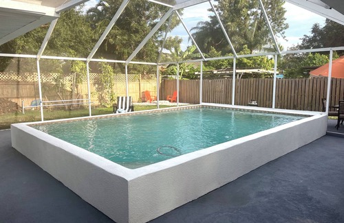 Sarasota Springs Villa | Very bright 3-bedroom pool villa, close to siesta Key beach