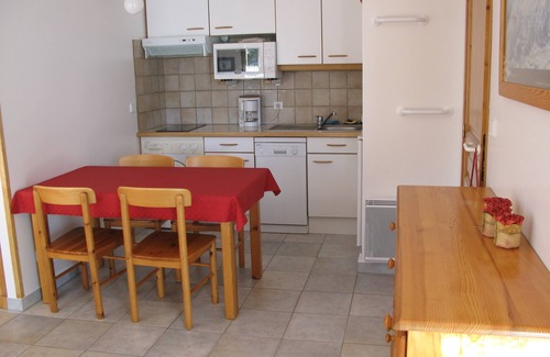 Saint-Chaffrey Apartment | Very bright apartment at garden level in the Serre-Chevalier Valley