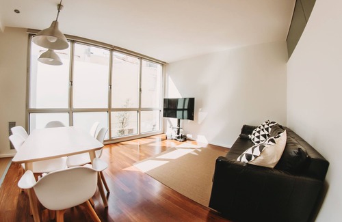 Sabadell Apartment | Very bright apartment in the center of Sabadell, 3 min from Railways.