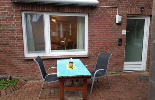 Ploen Apartment | Very central apartment/150m to the gr. Plöner See/Fewo 2/Boxspringb. 2x2,20m