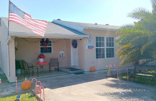 Little Ranches Apartment | Very clean and comfortable 1 bedroom 1 bathroom