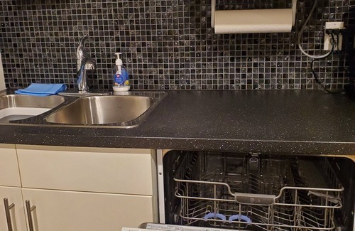 Brampton Apartment | Very clean, comfortable, spacious 2 bdr basement apartment in central location