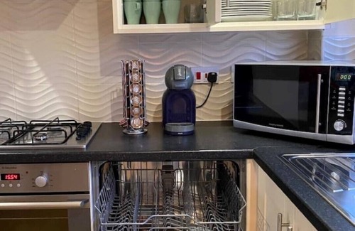 Manchester House | VERY CLEAN + PARKING + INTERNET