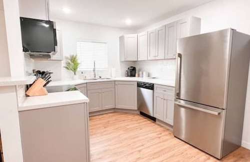 Pueblo Apartment | Very Clean Work Stay/Vacation Retreat Near DT&I25