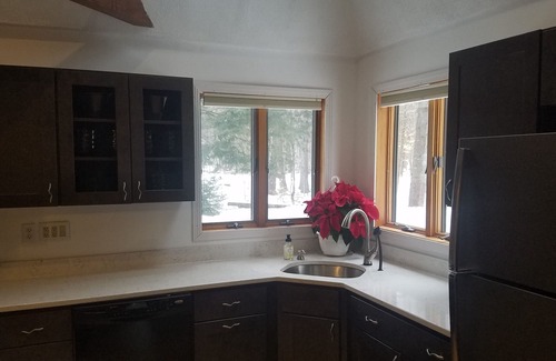 Alpine Village House | Very Close to Bear Peak/Attitash, North Conway, Storyland, White Mts: hike/bike