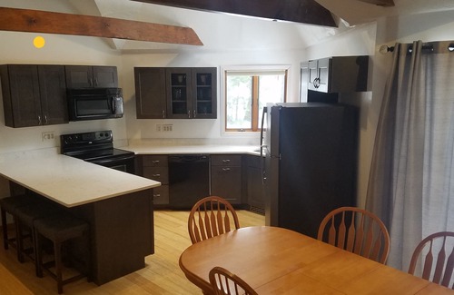 Alpine Village House | Very Close to Bear Peak/Attitash, North Conway, Storyland, White Mts: hike/bike