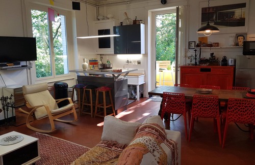 Oullins House | Very close to Lyon in the greenery with the lamas !