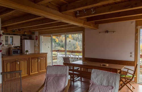 Saint-Sauveur Ski Chalet | Very comfortable chalet close to the Orres ski resort in Embrun.