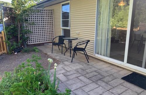 Yass Apartment | Very Comfortable Granny Flat