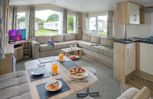 Mappleton House | Very comfortable, modern and contemporary caravan with one double and two twin.