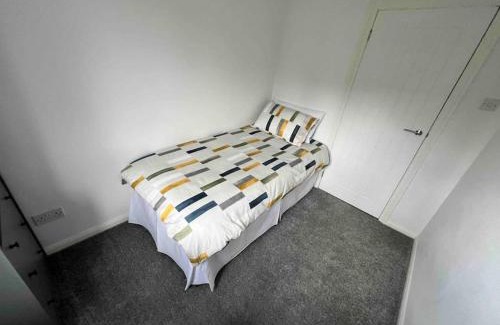 Ashton-under-Lyne House | Very comfy 3 bed town house