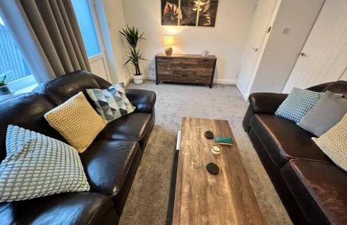 Ashton-under-Lyne House | Very comfy 3 bed town house