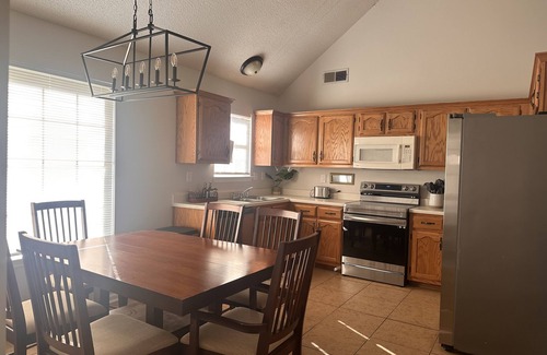 Southaven House | Very Convenient to Shopping and Restaurants. Easy access to Memphis and Tunica.