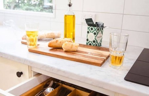 Belmont House | Very Cool Mid Century, Pet Friendly Urban Oasis