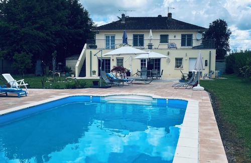 Sainte-Livrade-sur-Lot Apartment | Very cosy comfortable 3 bedrooms near bars and restaurants villages médiéval