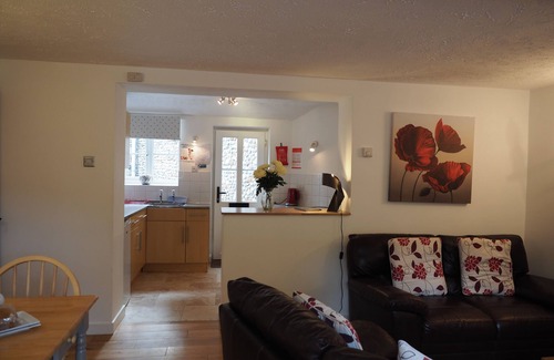 Holt Cottage | Very Cosy Comfy Cottage, 150yds from Holt centre with free Parking! Dog friendly