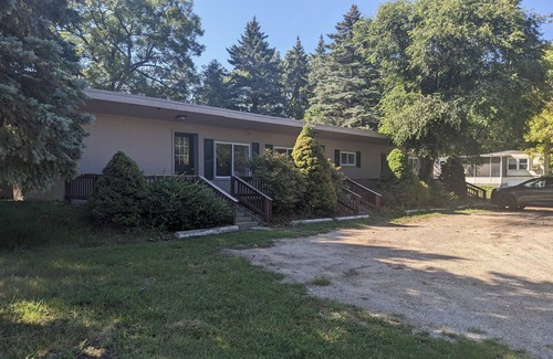 Port Austin Apartment | Very Cozy 1 bed Unit with Lake Huron beach access! Vintage ONE
